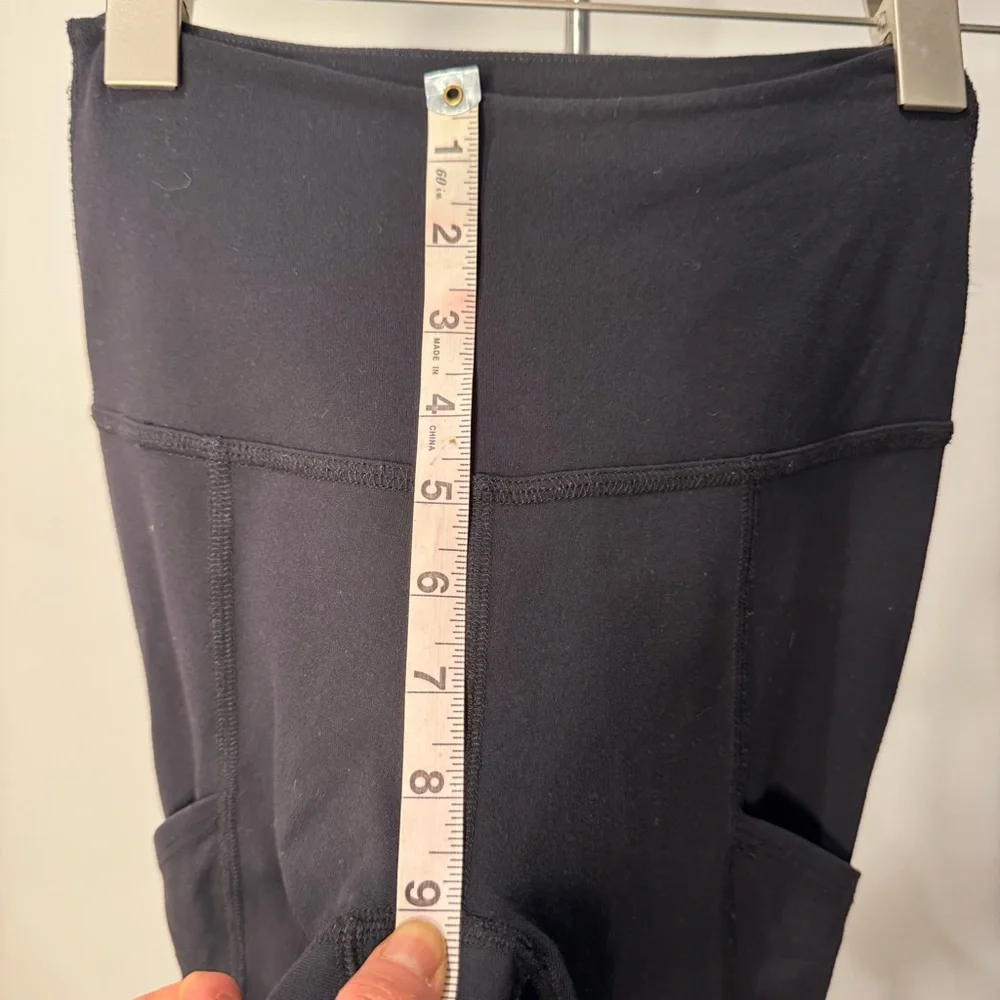 Beyond Yoga Black Leggings Criss Cross Pockets Cross Seams Detail Size Small - Picture 13 of 13